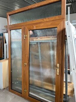 VCHODOVÁ PLASTOVÁ STĚNA ZLATÝ DUB 174x251-PLZEŇ