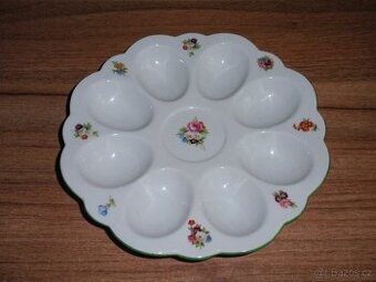 Porcelánový talíř na vejce