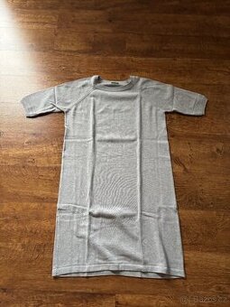 Úpletové šaty Benetton