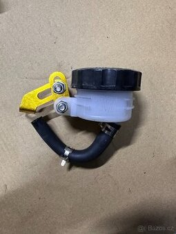 Zadní nádobka na brzdovou kapalinu ZX10R