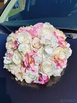 Svatební výzdoba na auto