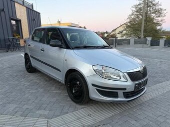 Škoda FabiaII 1.2i 2011 facelift klima serviska KRÁSNÝ LAK