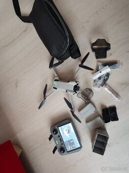 Dron DJI mini 4 pro combo