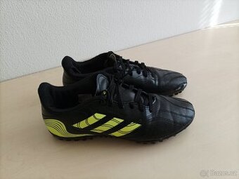 Turfy Adidas 40 2/3
