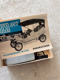 Plastikový model DIXI 1907 (1:25)