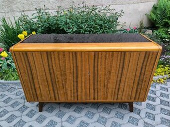 Retro komoda Jitona - Landsman a Nepožitek - Brusel