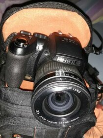 Fujifilm / Finepix HS10