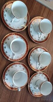 Krásný porcelánový servis