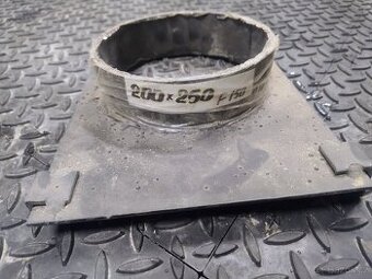 Prodám koncovku betonového žlabu s odtokem v250x š200mm - 1