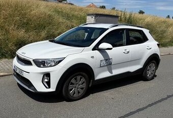 Kia Stonic 1,2i Comfort 1/23 ČR najeto 16 tkm - 1