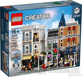 Lego 10255 Shromáždění na náměstí