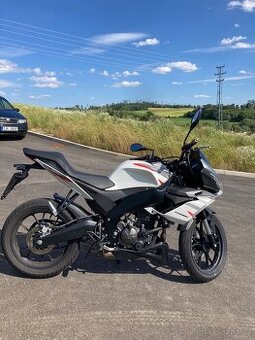 Aprilia Tuono 125