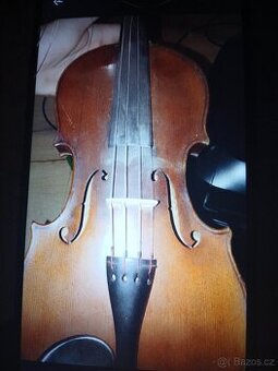 Housle stradivari