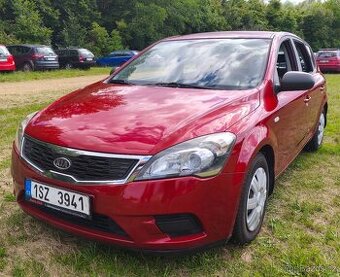 Kia Ceed 1.6 CRDi, rok 2010, najeto 171tis.km, po servise