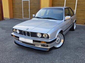 BMW E30 318IS