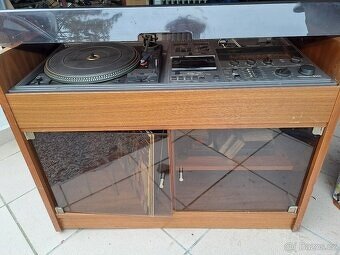 Cockpit 5000 s gramofonem Dual 1254