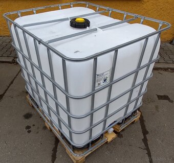 Použitá nádrž 1.000 litrů- I.B.C. kontejner, kubíkovka, záso
