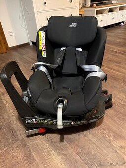 Otočná autosedačka
