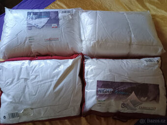 Sada zánovních péřových pratelných lůžkovin s prach. peřím
