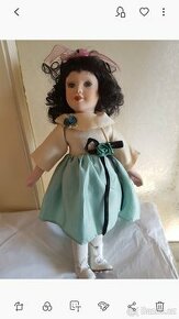 Porcelanová panenka