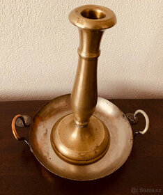 Starožitný svietnik na podnose