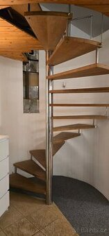 Tocite schodiště dub nerez