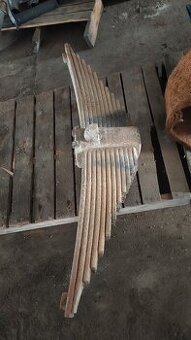 Zadní pera z Tatra 815 12 plátů