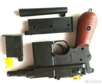 Manuální  airsoft Plastová pistole je replikou    Mauser C96