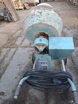 stavební míchačka