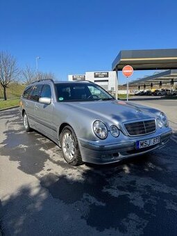 Mercedes-Benz E270 2001 rok kombi