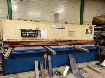 Tabulové nůžky HGS 3200/8