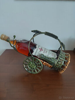 Stojan na víno + Láhev Svatovavřinecké Rosé 0,75 ročník 2008