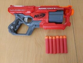 Nerf Mega s rotačním zásobníkem - 1