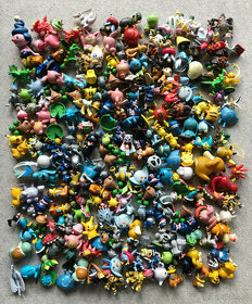 Sbírka Pokemon figurek - 230 kusů