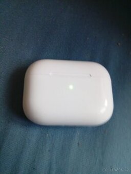 Prodám Airpods - 1