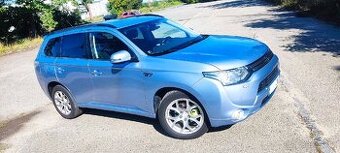 Mitsubishi Outlander PHEV - 1
