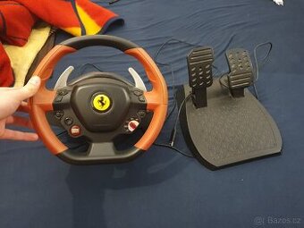 Prodám plně funkční volant: Ferrari XBOX ONE

