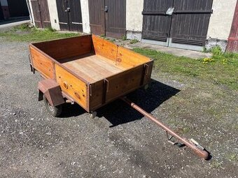 Přívěsný vozík, vlek za auto