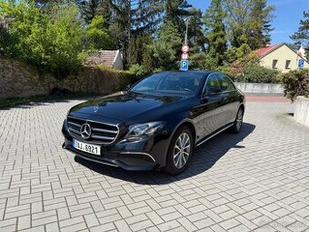 Mercedes-Benz E 220d W213 – 1. majitel, servis Mercedes