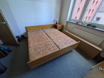 Postele s nočními stolky - za odvoz
