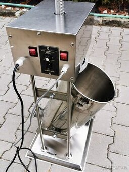 Elektrická narážečka. Plnička klobás 10l / 15l nová.