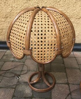 Stojací lampa malá