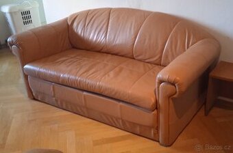 Prodáme 2 kožené rozkládací sedačky bez úložného prostoru.