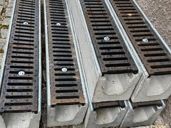 ŽLAB BETONOVÝ ODVODŇOVACÍ C250 S LITINOVOU MŘÍŽÍ