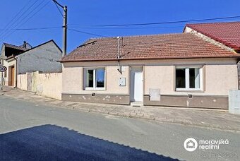 Prodej rodinného domu 2+1 se stavebním pozemkem v Nových Brá