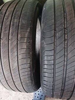235/50R19