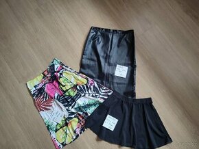 Sukně, pěkné, nepoškozené, po 50,-kč Celek za 110,-kč