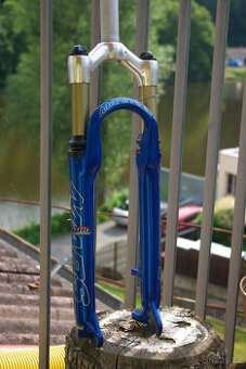 vidlice Manitou Mars CompCoil, 26"