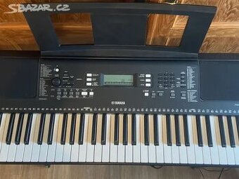 Elektronické klávesy Yamaha PSR -E373