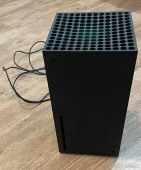 Herní konzole Microsoft Xbox Series x + joystick